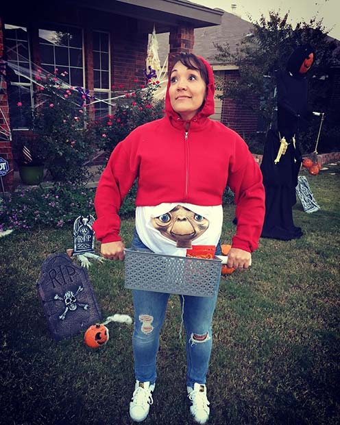 Fun E.T. Costume for Halloween Costumes for Pregnant Women