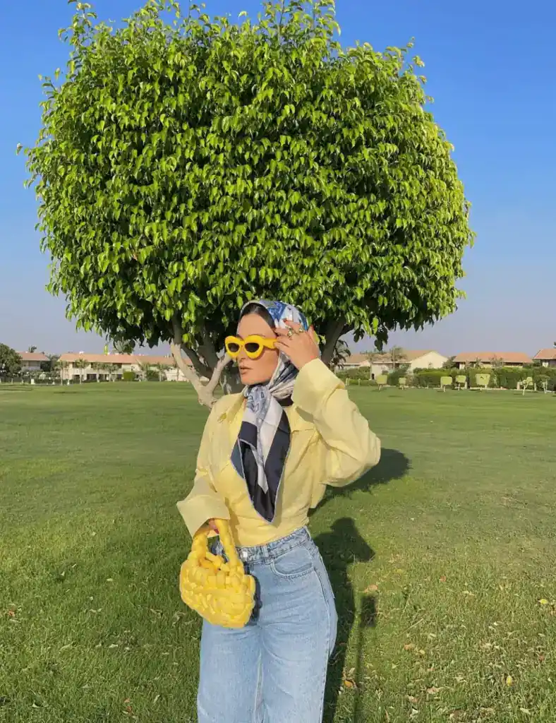 Butter yellow outfit ideas (15)