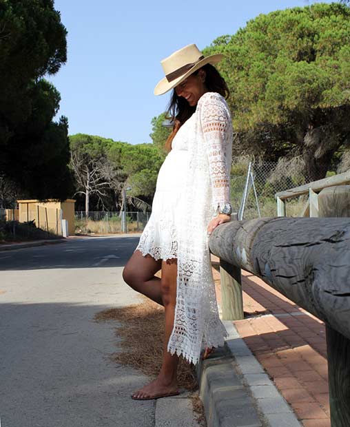 White Lace Pregnancy Outfit for Summer