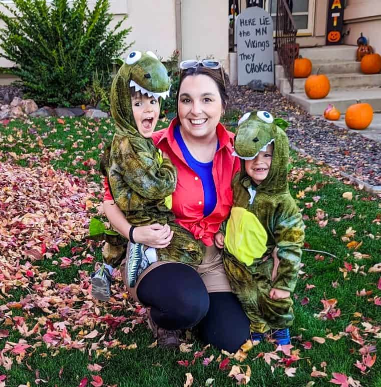 Dinosaur Family Costumes with Park Ranger Mom