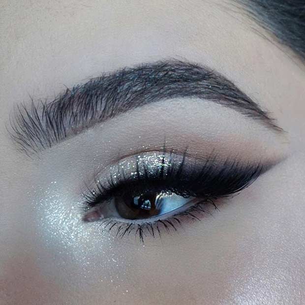 Smokey Winged Eyeliner Wedding Makeup Look