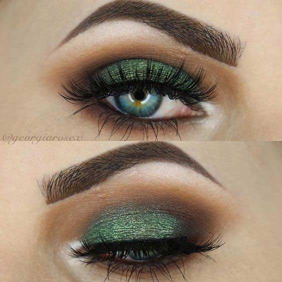 Dark Green Smokey Eye Look for Christmas