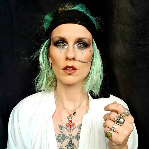 Glitzy Pirate Makeup with Accessories