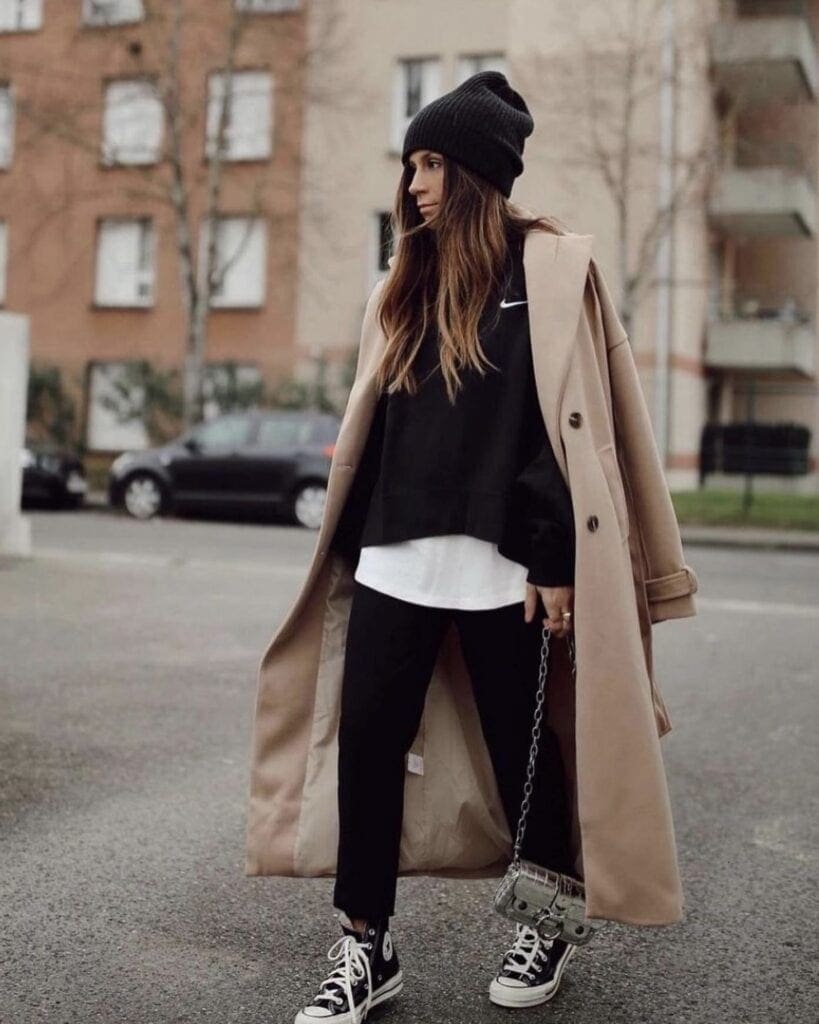 Sporty oversized sweater outfits