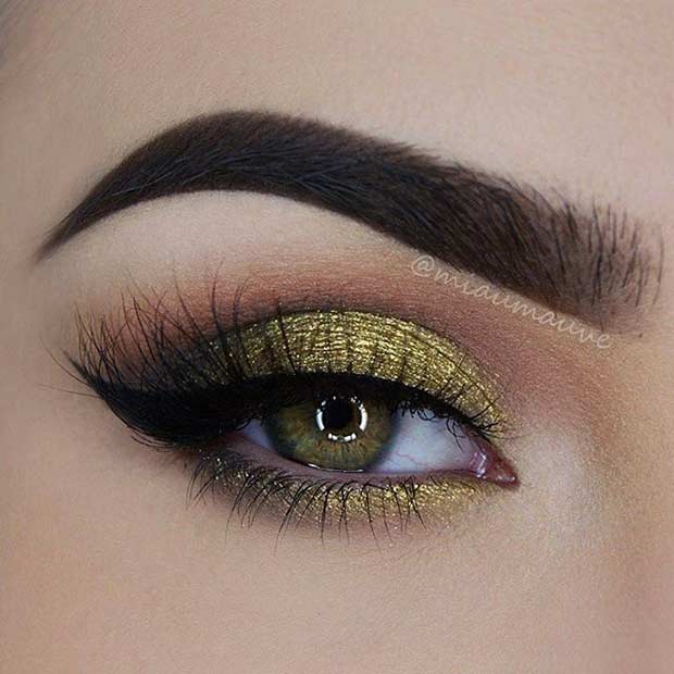 Gold Glitter Smokey Eye Makeup Look