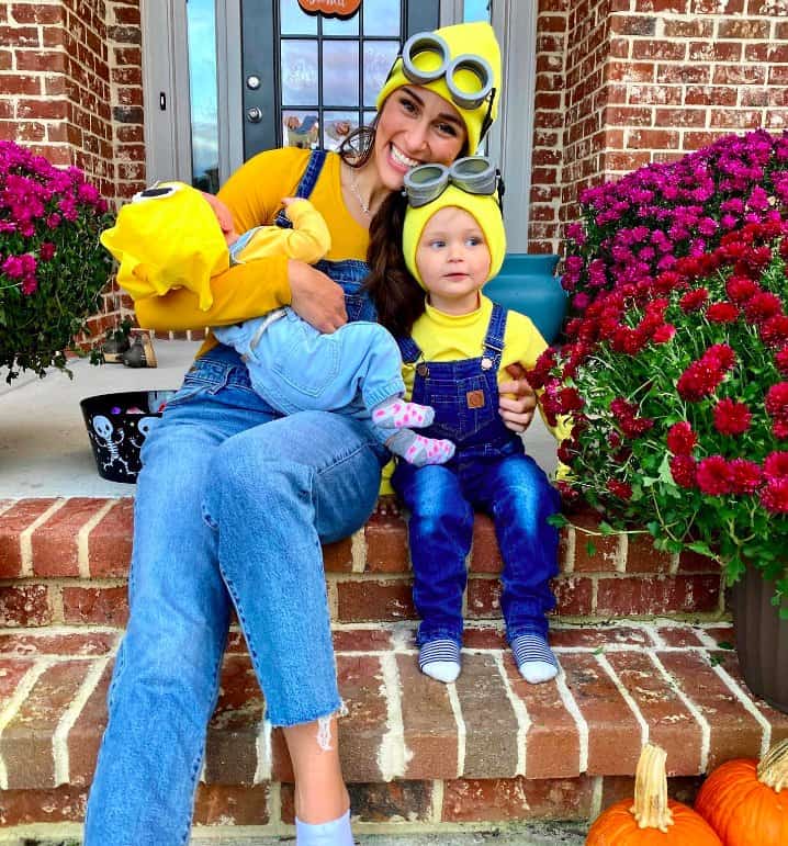 Minion Family Costumes with Yellow Hats and Goggles
