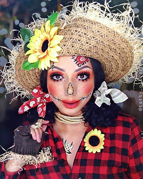 Classic Scarecrow Look for Halloween