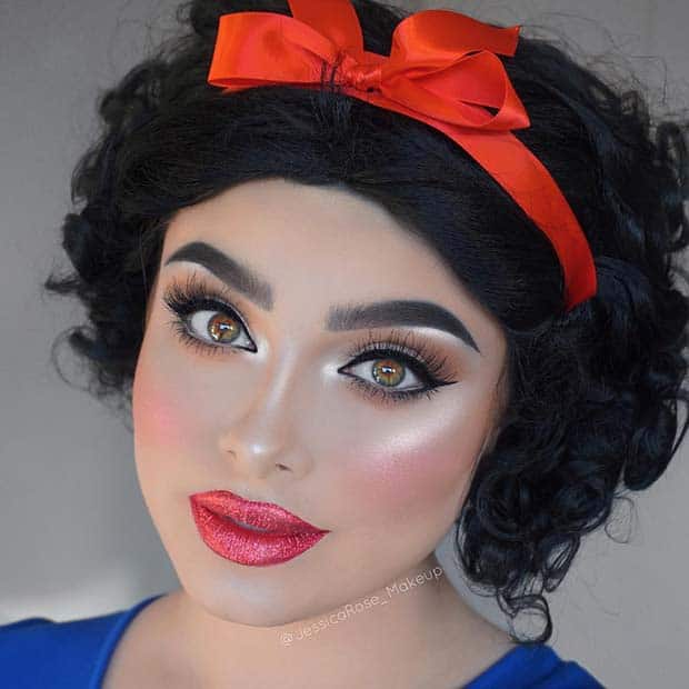 Pretty Snow White Makeup and Costume Idea