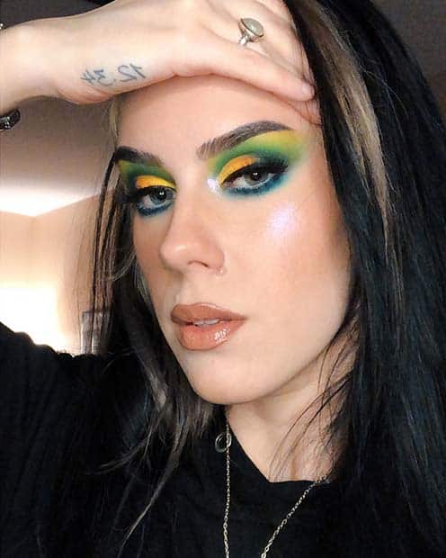 Tropical Eye Makeup Idea for Summer