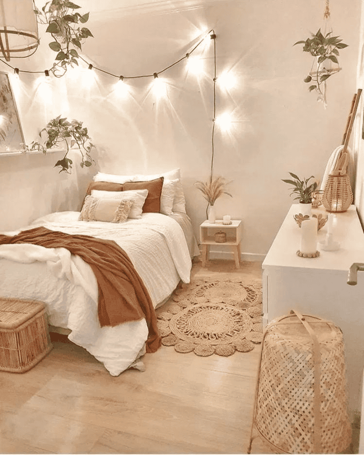 Clean Furnishings and Soft Lighting Create Coziness