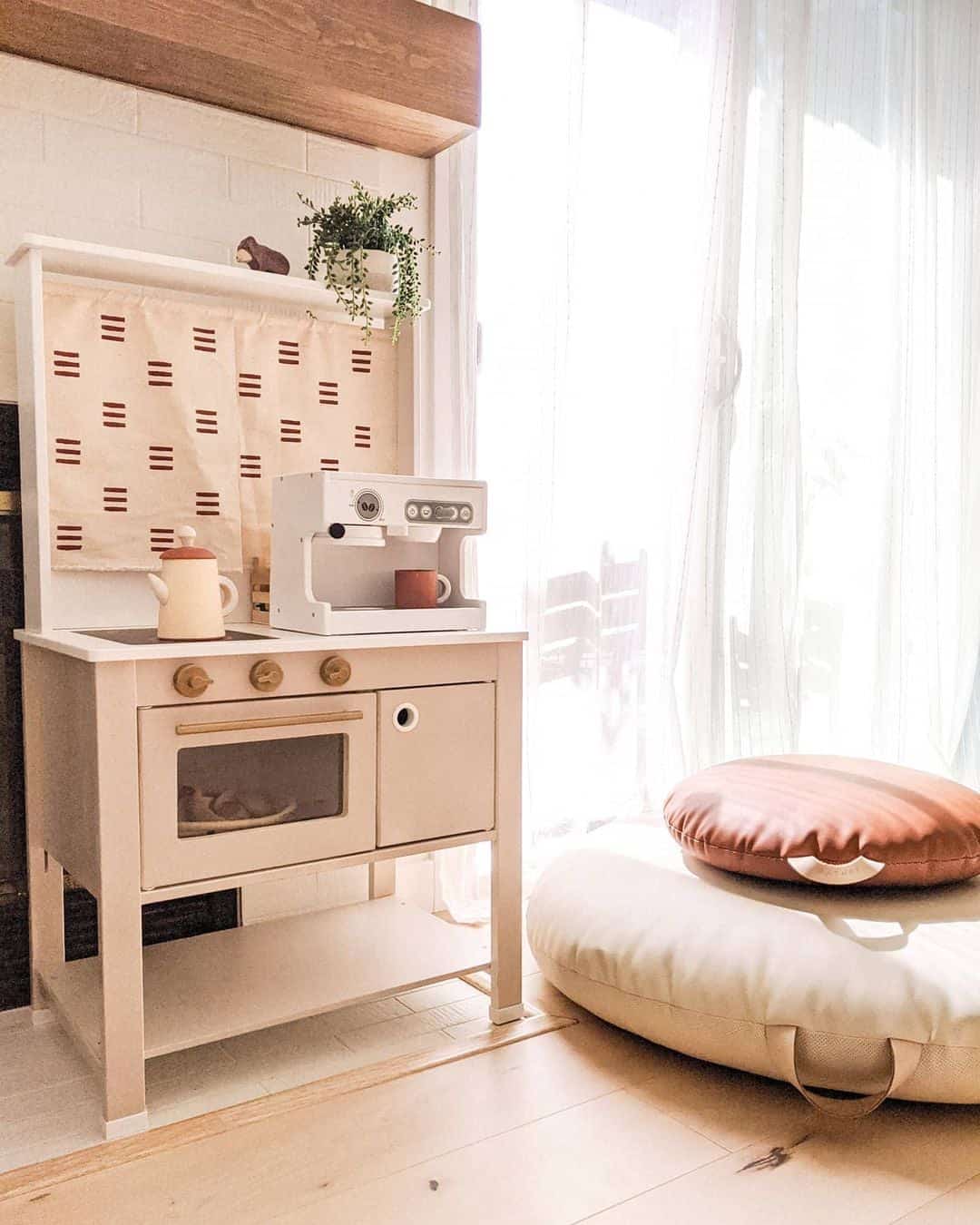 Feminine Scandinavian Kitchen Makeover