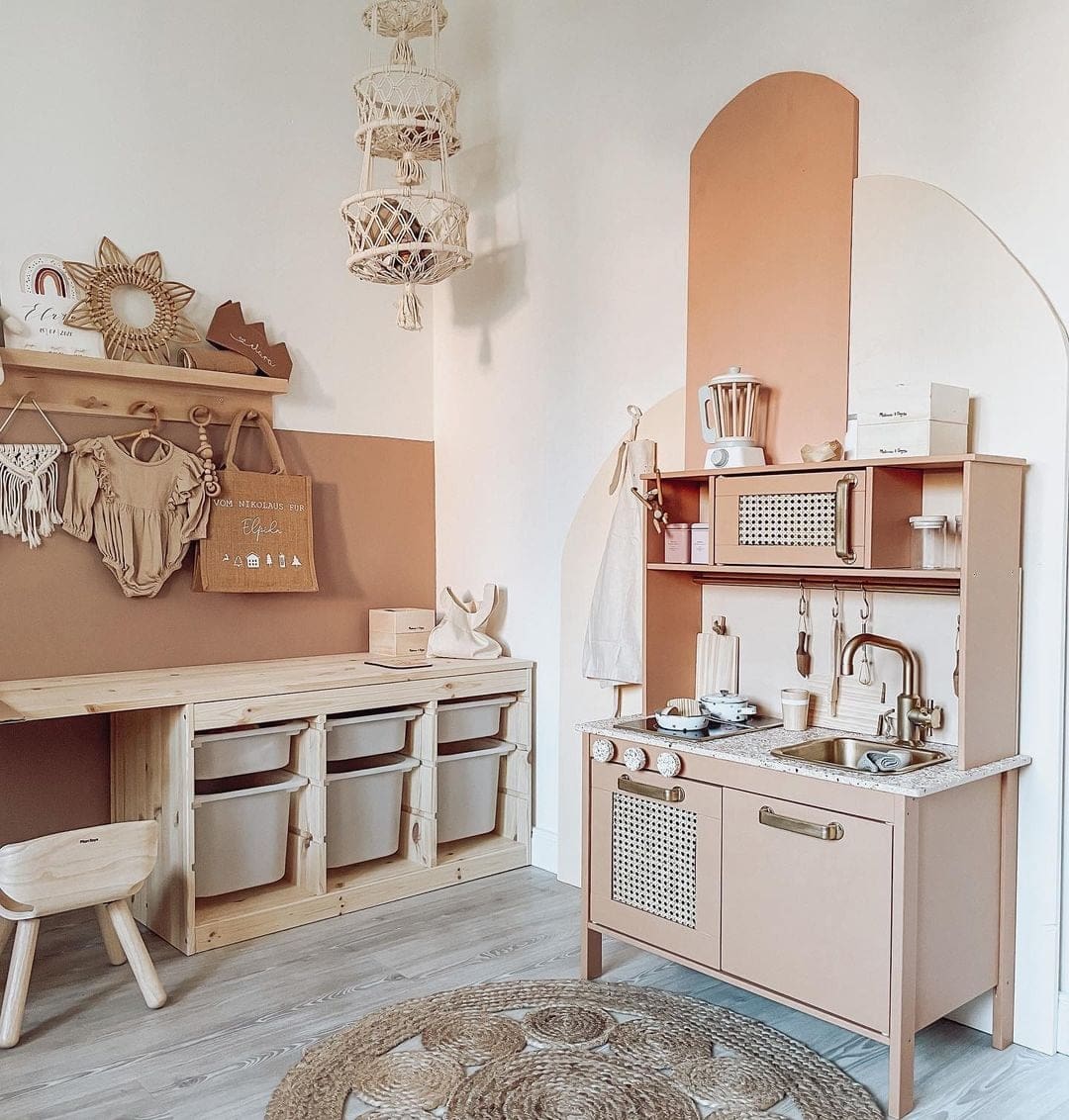 Marble-Like Countertop and Bronze-Like Handles