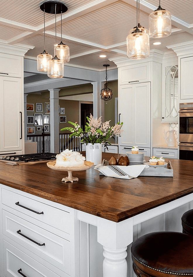Minimalist Pendant Lights Bring Modern Simplicity to Kitchens