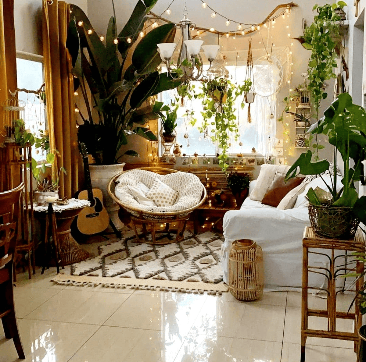Natural Elements and Cozy Decor Encourage Free-Spirited Relaxation