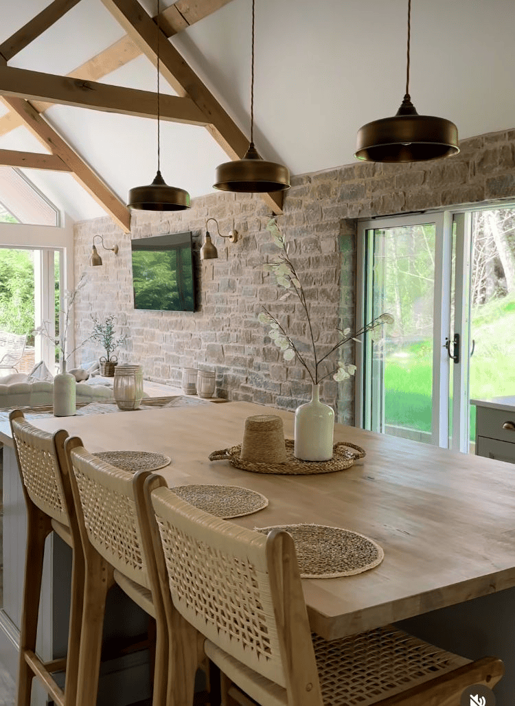Natural Light and Pendants Create Daytime Brightness, Nighttime Warmth