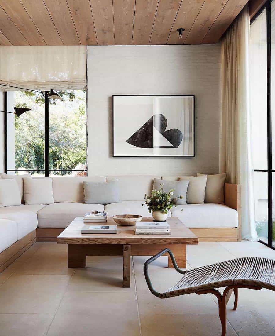 Natural Materials in an Understated Coastal Space