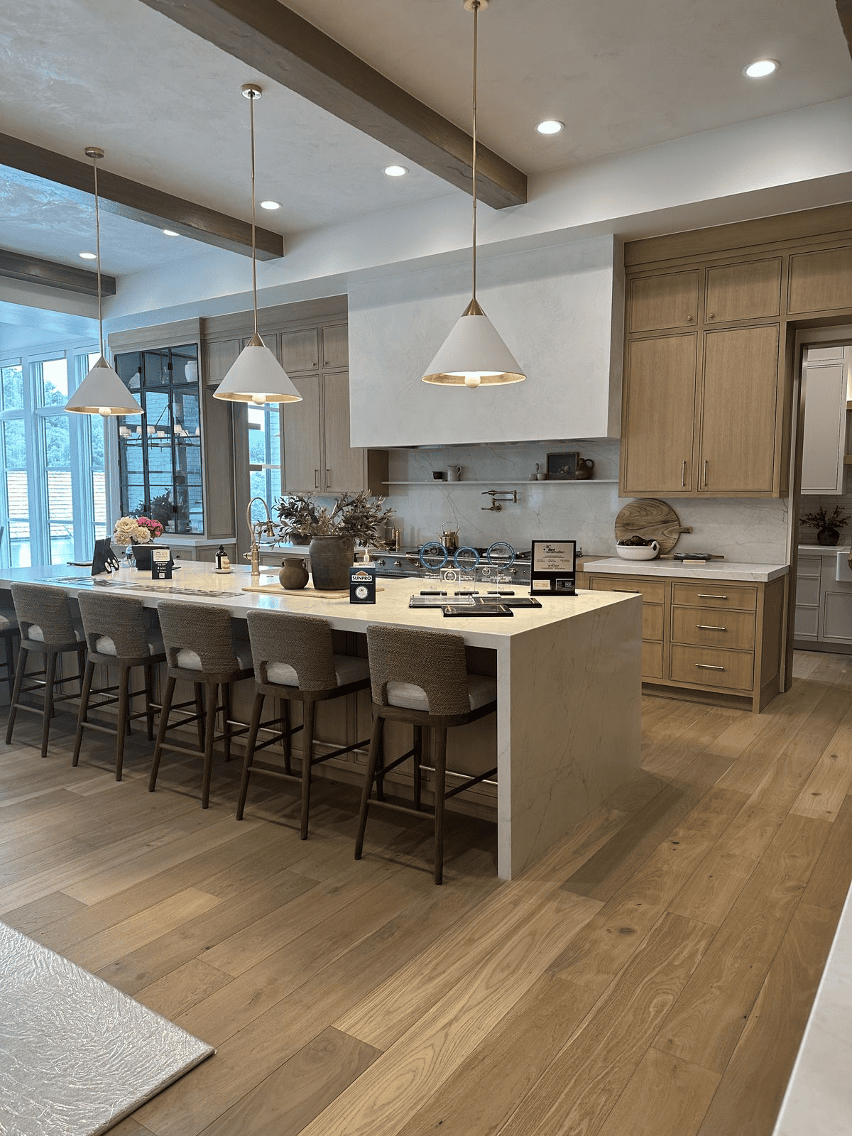 Rustic Inspired Wooden Island With Floral Decorations